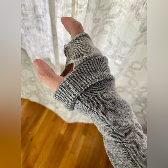 Lululemon Iconic Wrap Sweater- Striped Gray Size 4 - Picture 5 of 7